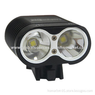 Bicycle headlight, UniqueFire brand, 2 x Cree XM-L2, 4x 18650, 8.4V, 1800lm, IP65 waterproofNew